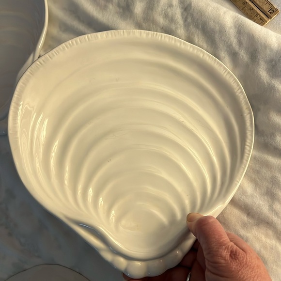 5 Pottery Barn Clam Shell Salad Plates White 9" Beach heavy Luncheon Nautical - Picture 4 of 11